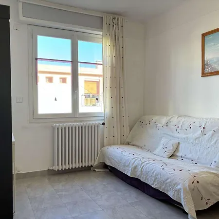 Διαμέρισμα 3p, 8 Couchages, Terrasse, Calme, Juan Les Pins - Fr-1-252-195 *